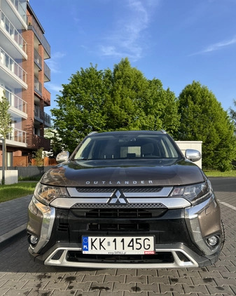 Mitsubishi Outlander cena 105500 przebieg: 93400, rok produkcji 2019 z Kraków małe 232